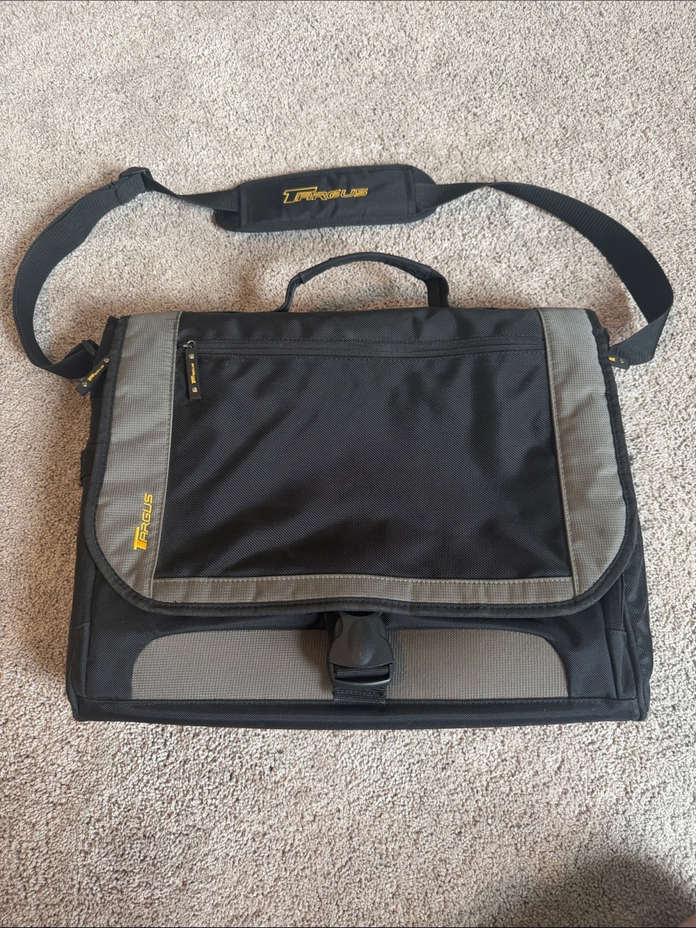 Targus Black and Gray Laptop Messenger Bag with Yellow Logo. Fits 16” laptop.